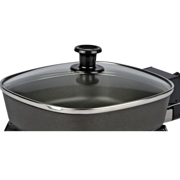 Mini skillet and mini waffle maker - Picture 3 of 8